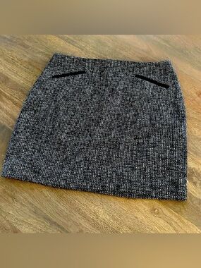 Tweed mini skirt